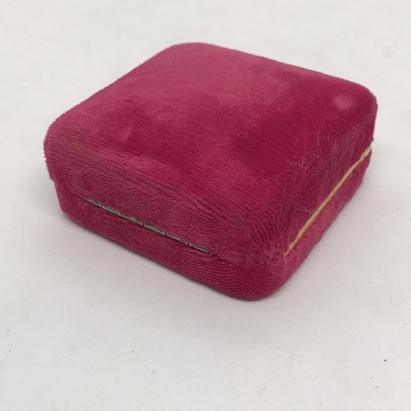Vintage Jewelry Pink Velvet Gift Box for Fine Jewelry by Marathon - Picture 6 of 7